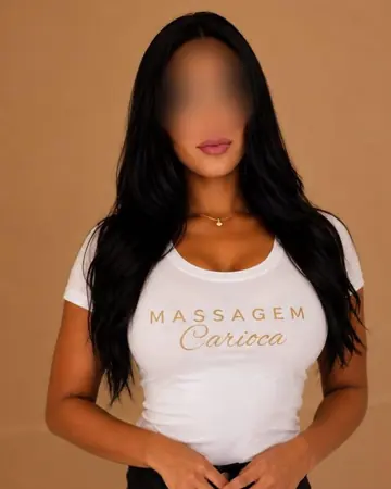 Lara, terapeuta da Massagens Carioca